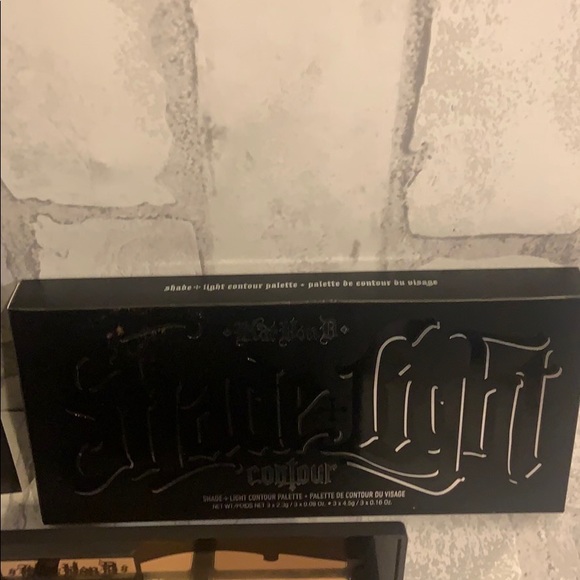 KVD Vegan Beauty
Shade + Light Face Palette - Picture 4 of 9